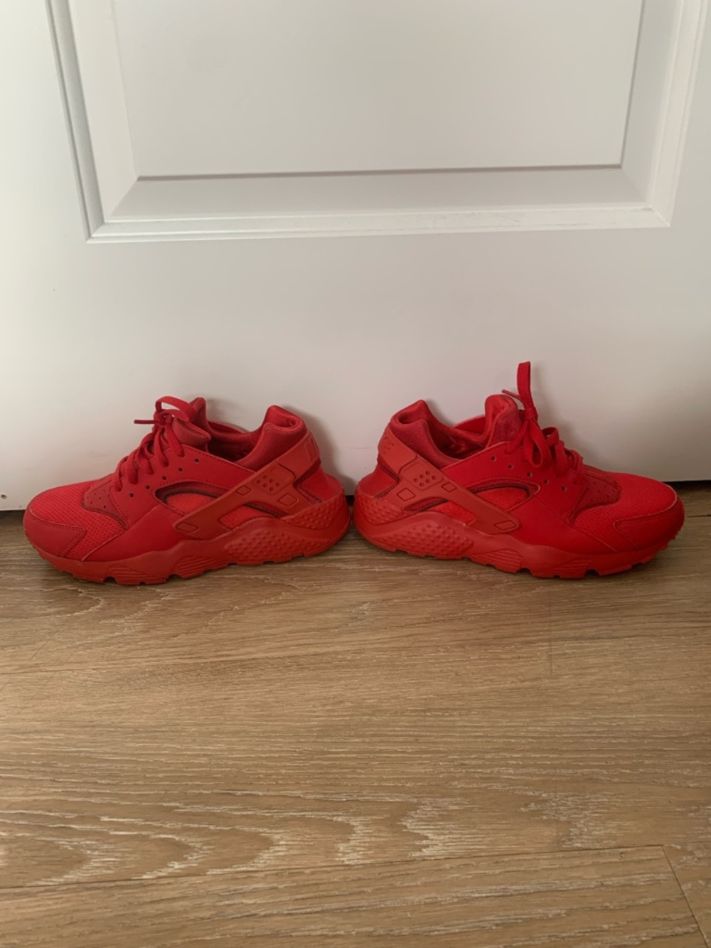 Nike Air Hurarache Triple Red Size 7Y